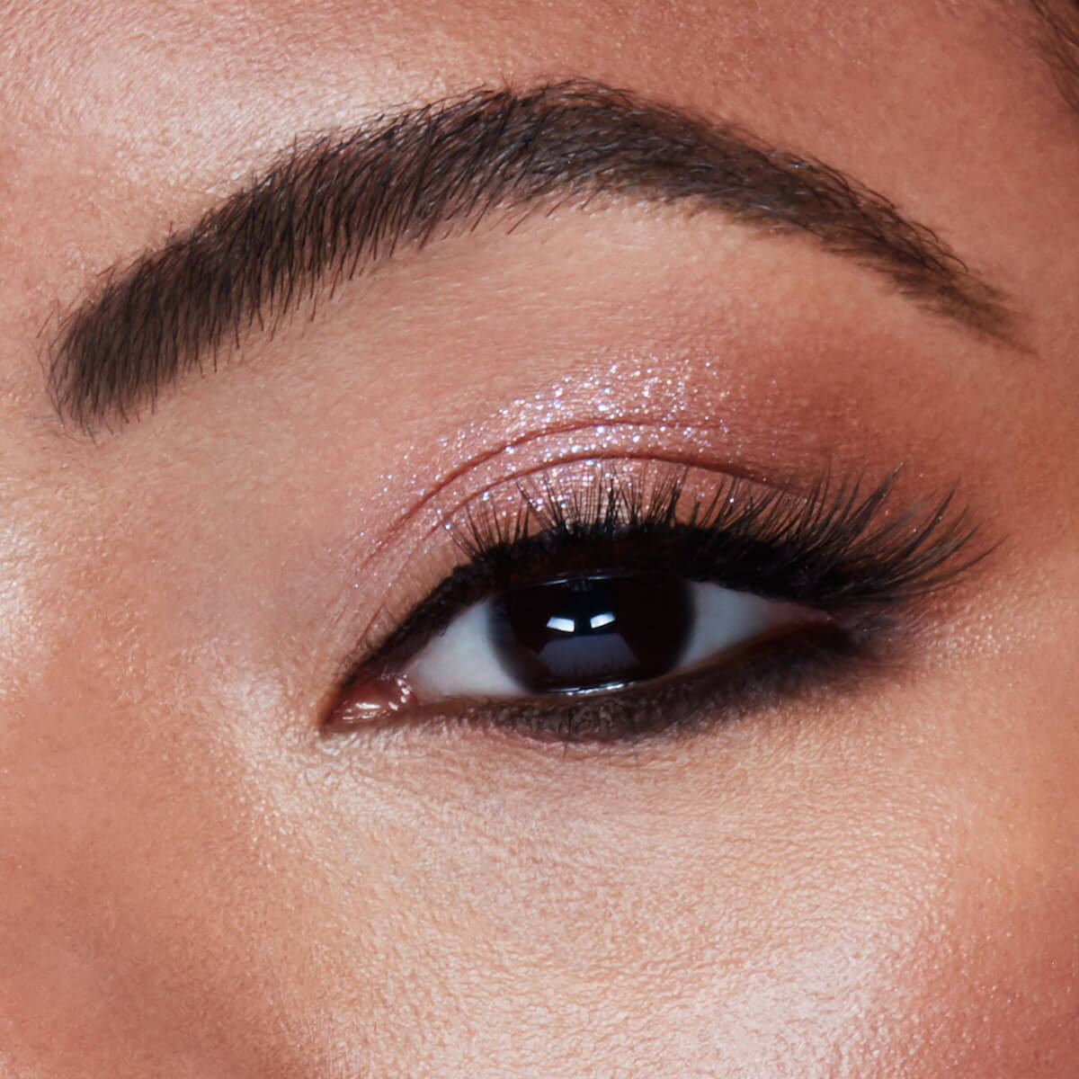 GLISTEN & GLOW LIQUID EYE SHADOW (SOMBRA L&Iacute;QUIDA)
